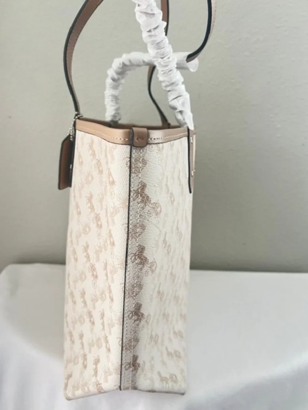 COACH Reversible City Tote Horse Carriage Print CREAM-BEIGE